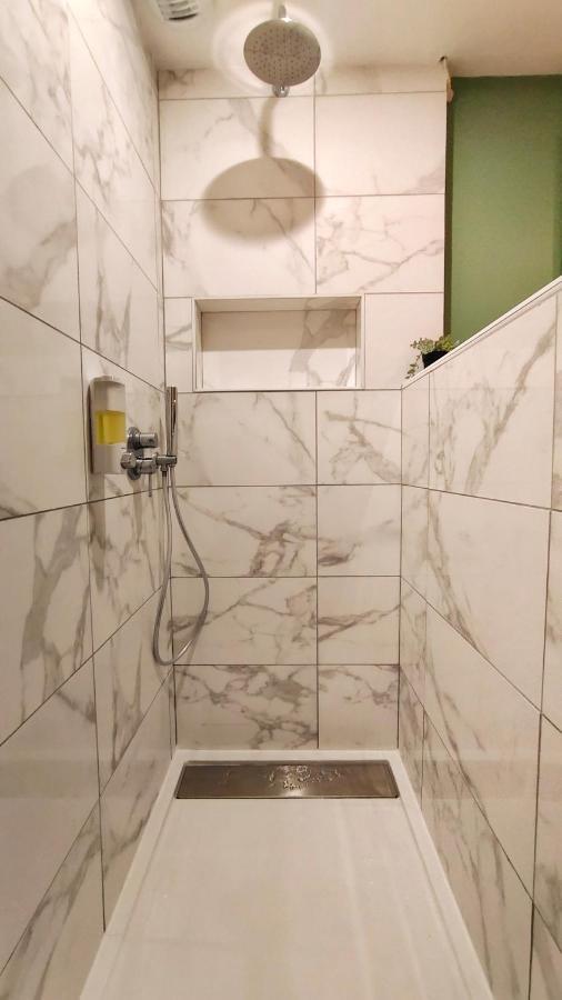 Votre Escale Jungle Sauna & Spa Niort Exteriör bild